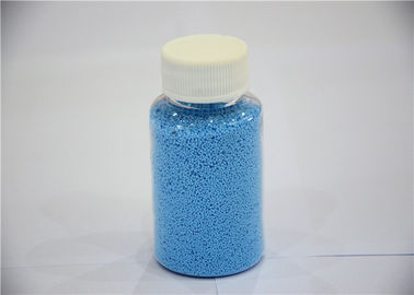 Il blu macchietta le macchioline di colore per la base detergente del solfato di sodio su polvere detergente